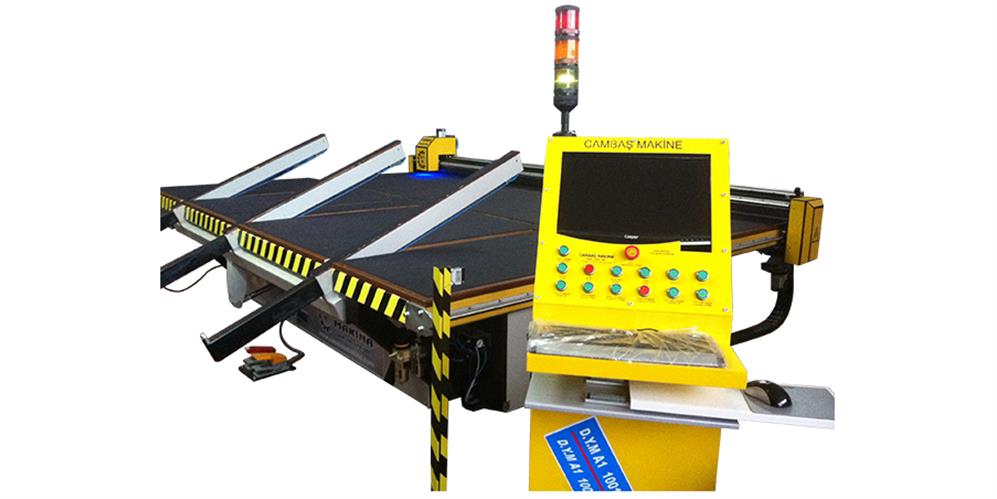 Automatic glass cutting machine